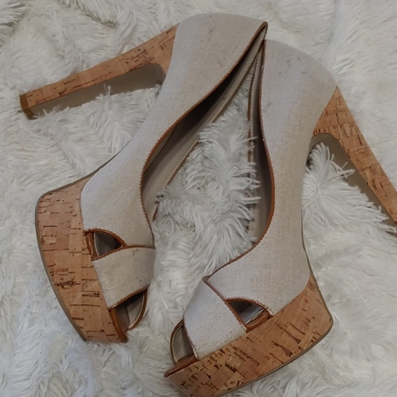 10 1/2 Nine West heels - Picture 7 of 9